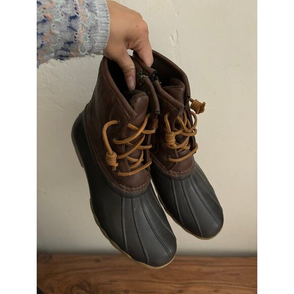 Sperry Shoes Women's 7.5 Saltwater Duck Boot Big Girls 7.5 Waterproof - Picture 2 of 10